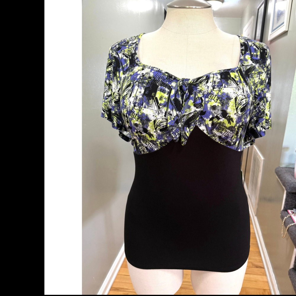 Torrid 6 (6X 30) Sexy Beetlejuice Pin Up Tie Front Super Soft Retro Shirt New